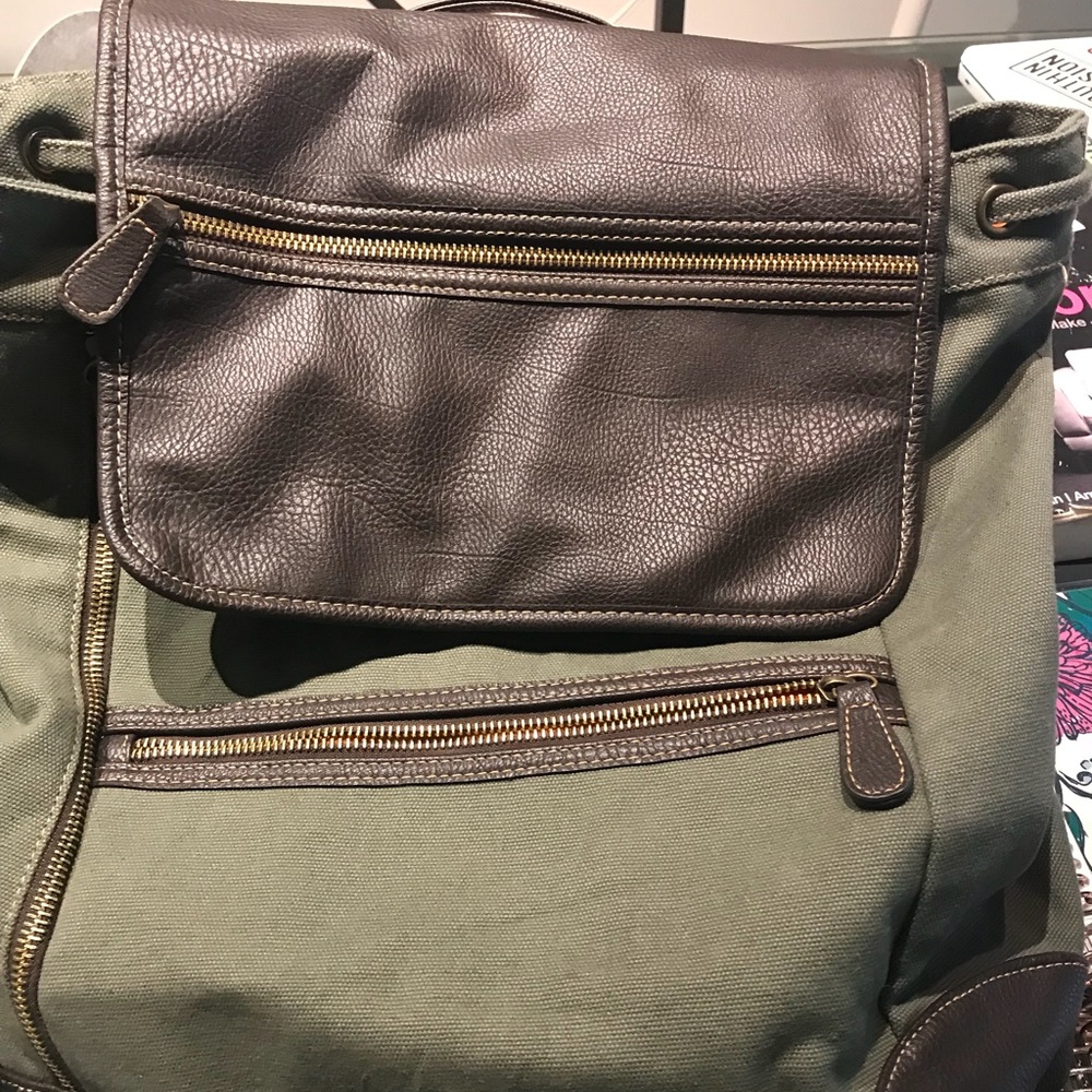 Beautiful smaller backpack!